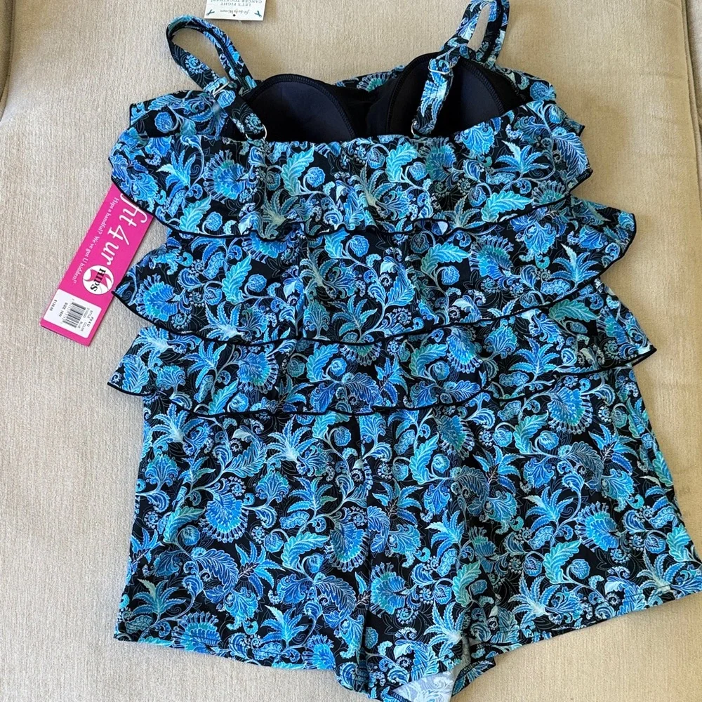 NWT Fit 4 UR hips swimsuit. Form flattering and comfortable - Picture 4 of 6